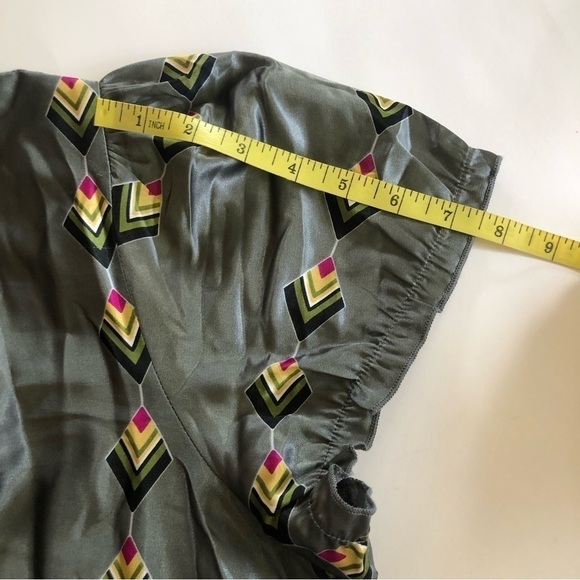 Torrid Grey Smoked V-Neck Short Sleeves Geometric Print Babydoll Tunic Size 3 - Picture 9 of 13